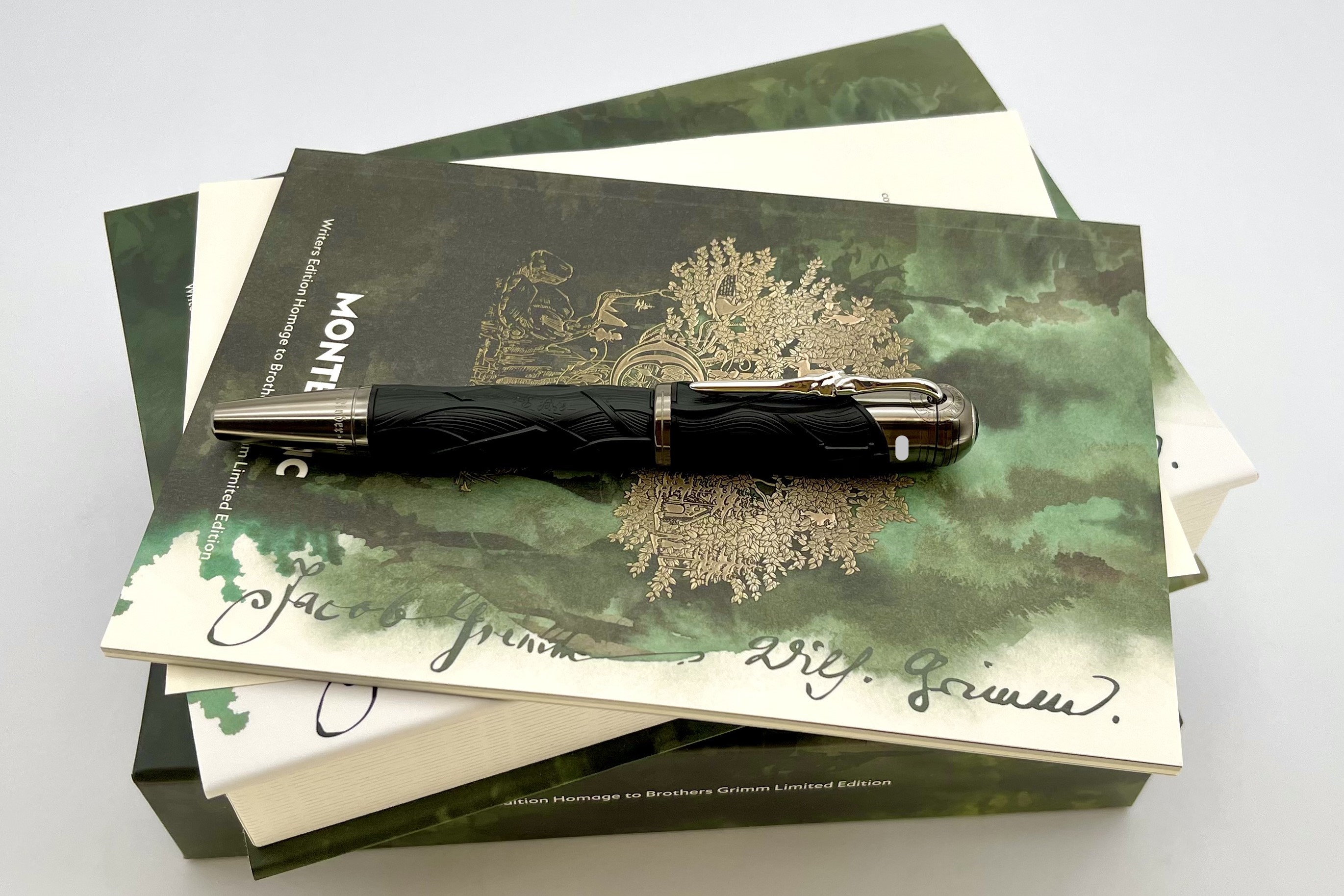 MontblancMB128363WritersEditionHomagetotheBrothersGrimmLERB_2